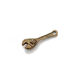 Zawieszka metalowa Charms ScrapBerry's Klucz francuski Brąz, 23mm